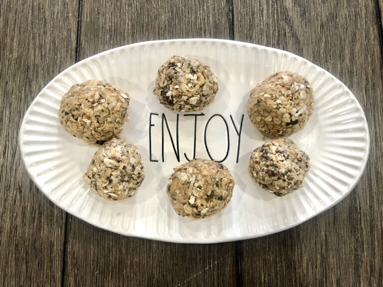 Peanut Butter and Oatmeal Protein Balls