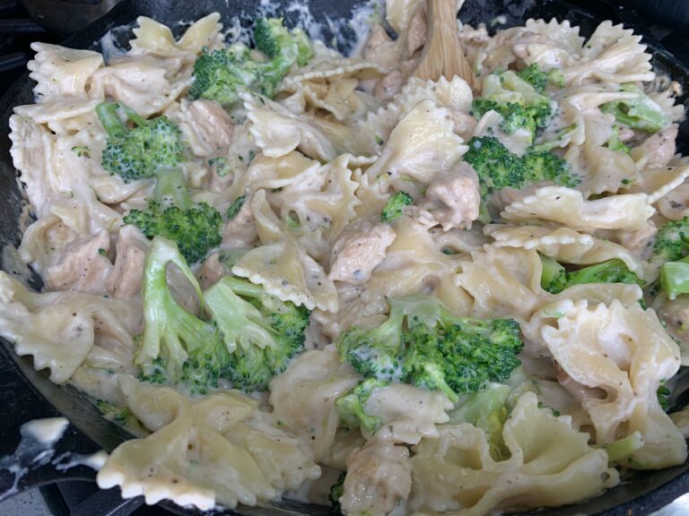 Chicken and Broccoli Alfredo Pasta