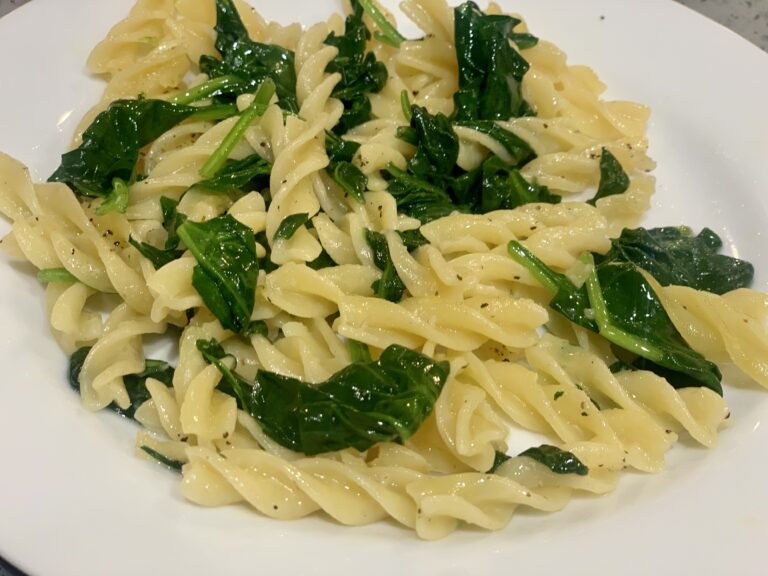 Easy Garlic Spinach Pasta