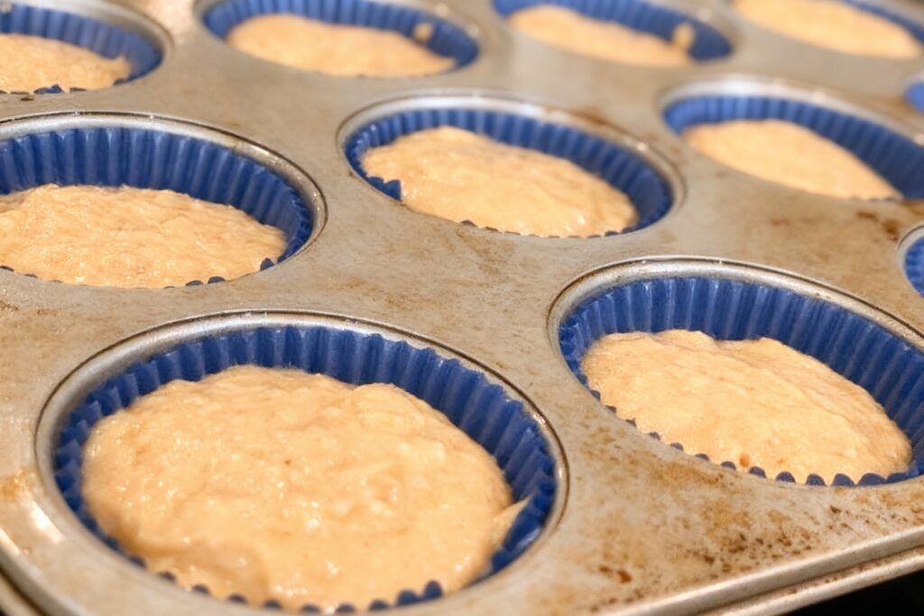 Applesauce Muffins