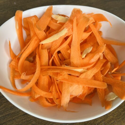 Carrot Salad with Ginger Vinaigrette Dressing